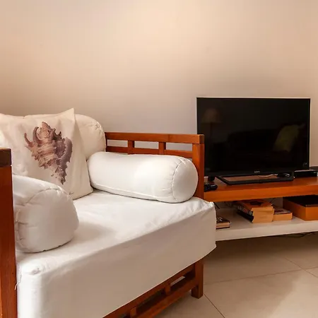 B04 - Luxury 2 Bed W Terrace Pool Apartment Lagos