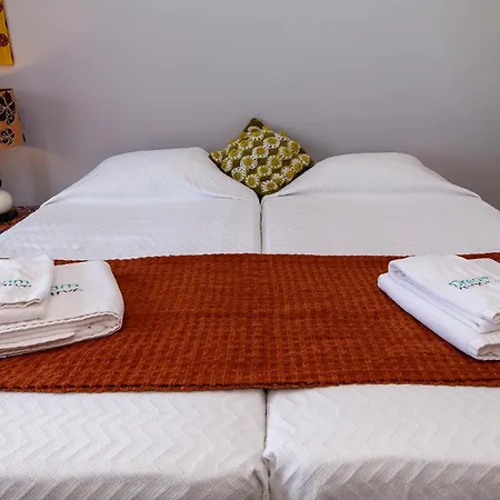 B04 - Luxury 2 Bed W Terrace Pool * Lagos