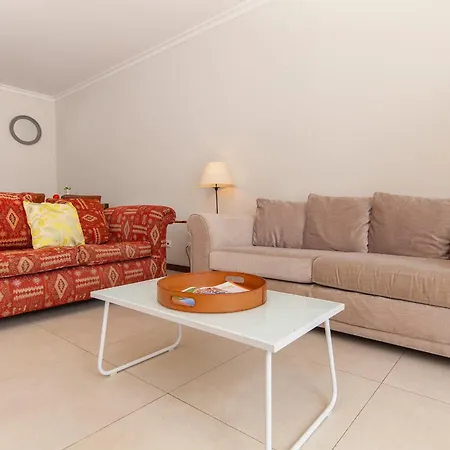 Apartment B04 - Luxury 2 Bed W Terrace Pool Lagos