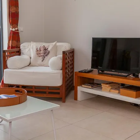 B04 - Luxury 2 Bed W Terrace Pool