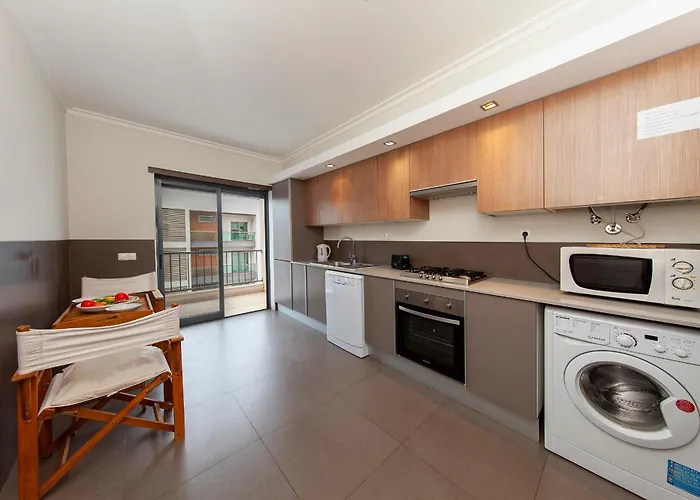 B04 - Luxury 2 Bed With Terrace Pool Lagos
