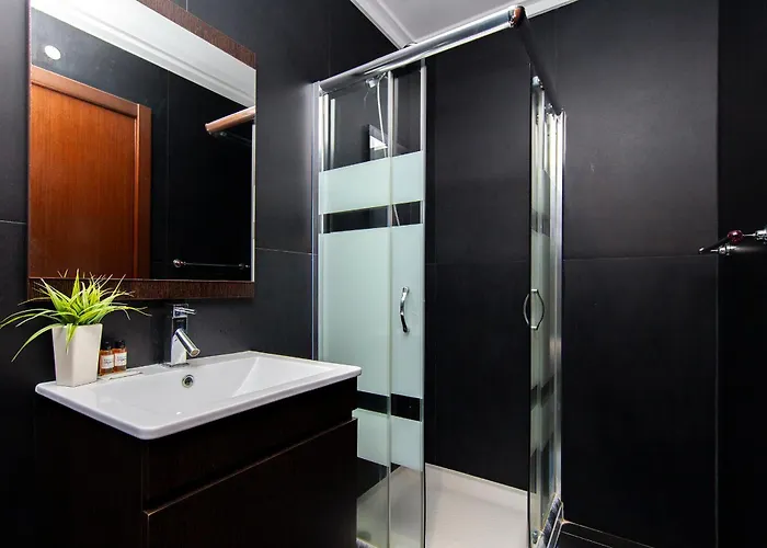 B04 - Luxury 2 Bed With Terrace Pool * Lagos