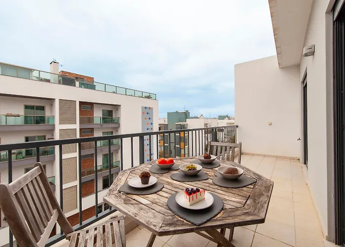 B04 - Luxury 2 Bed With Terrace Pool *