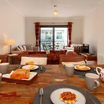 B04 - Luxury 2 Bed With Terrace Pool Apartment Lagos