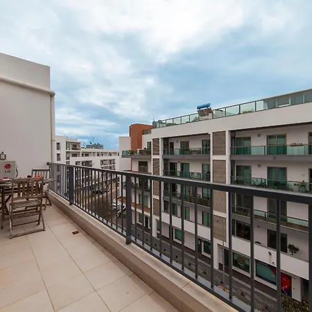 Lägenhet B04 - Luxury 2 Bed With Terrace Pool *